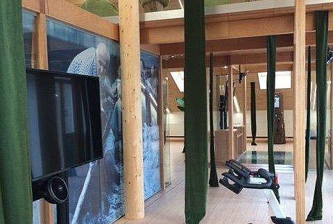 Informationszentrum in Holzoptik